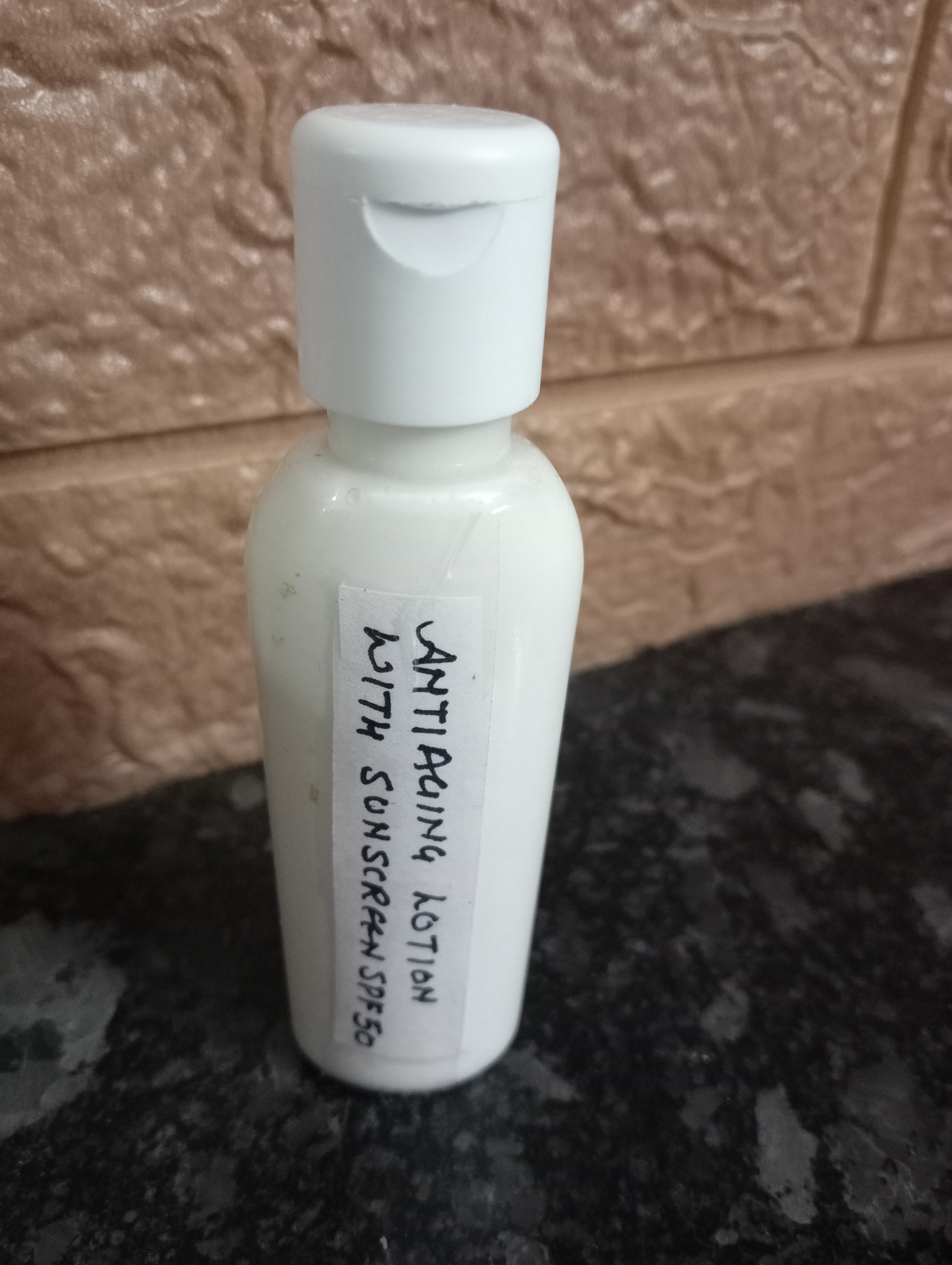 Antiaging Lotion with Sunscreen
