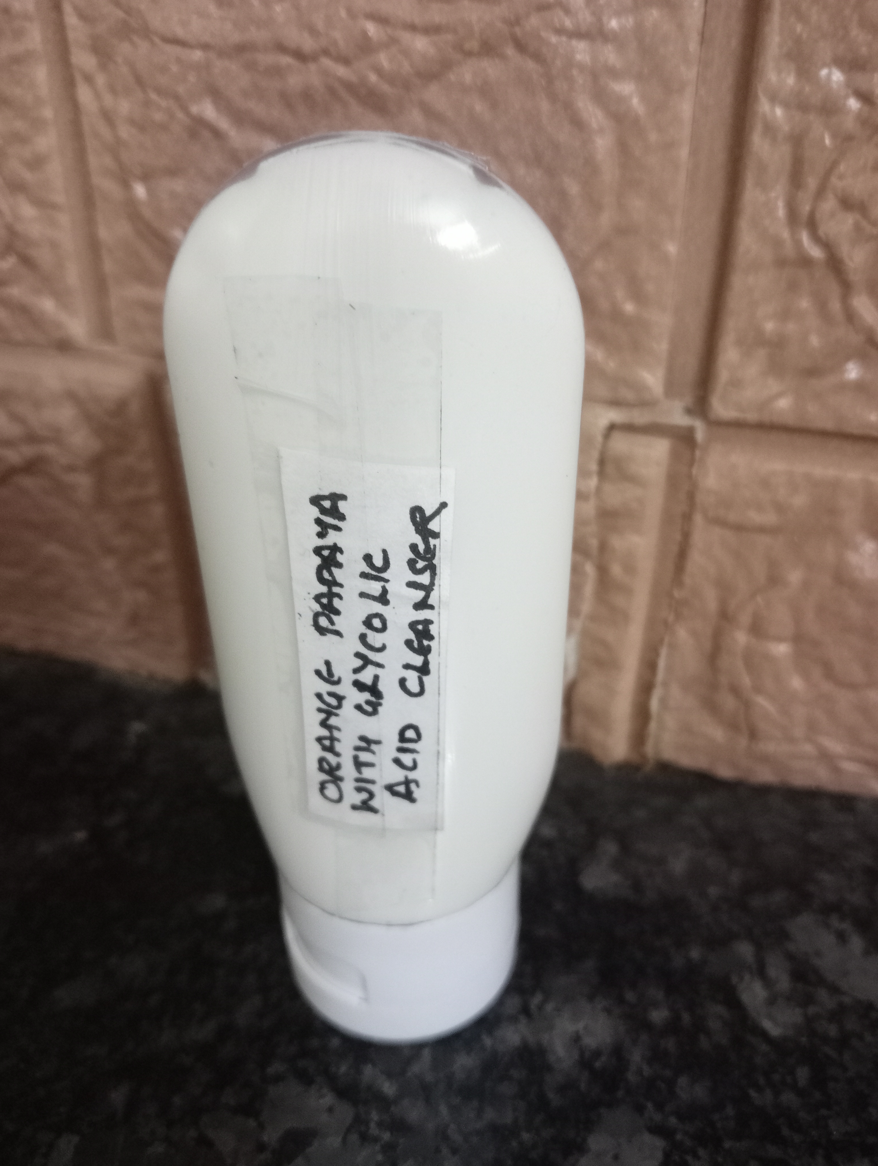 Enriched with Vitamin C, A, Glycolic Acid Cleanser