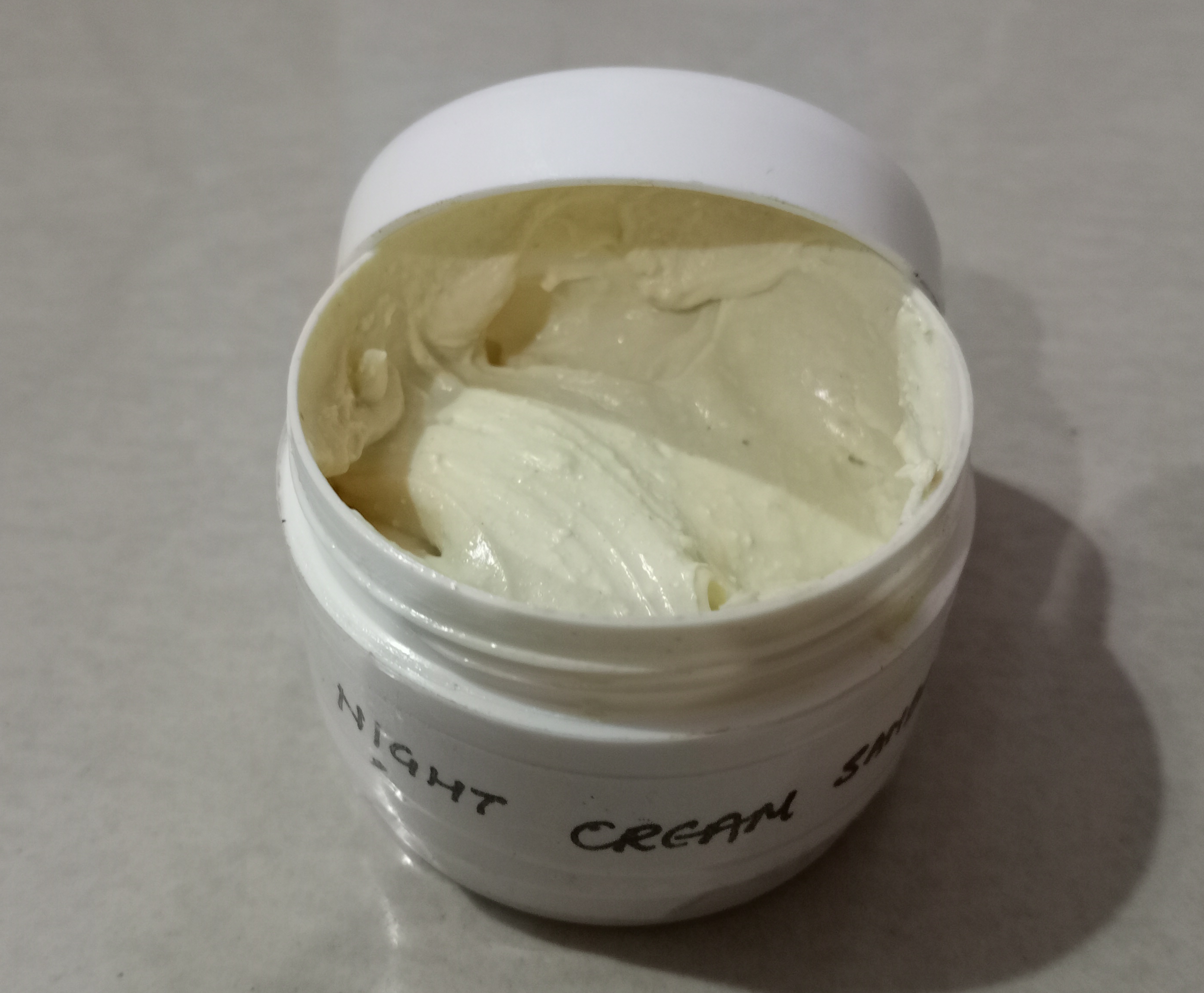 Sandalwood Whitening Night Cream